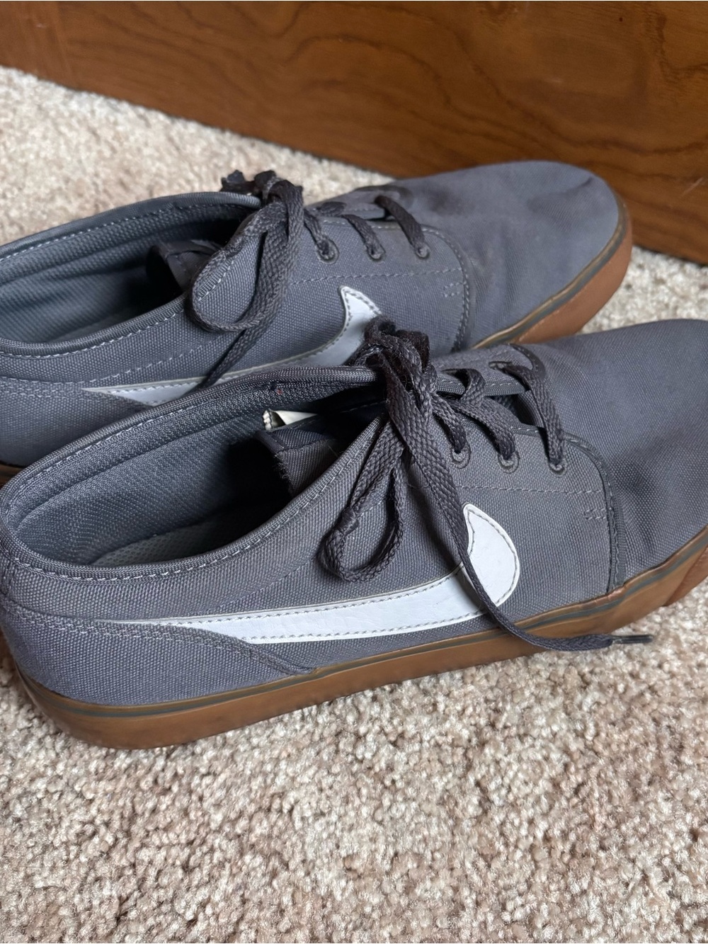 Nike Men's Gray Canvas Sneakers